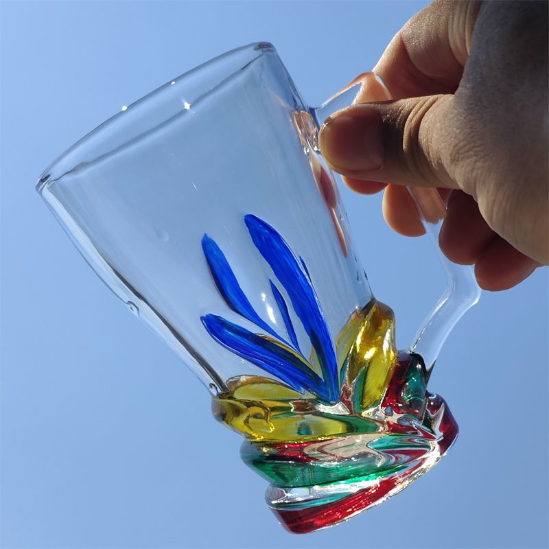 Buntes Zugbierglas mit großem  – Wine Draft Beer Bewertung und Preis